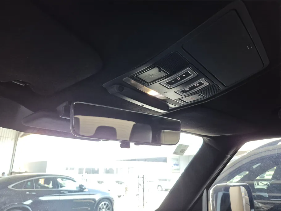 2021 Range Rover Defender HSE P400 