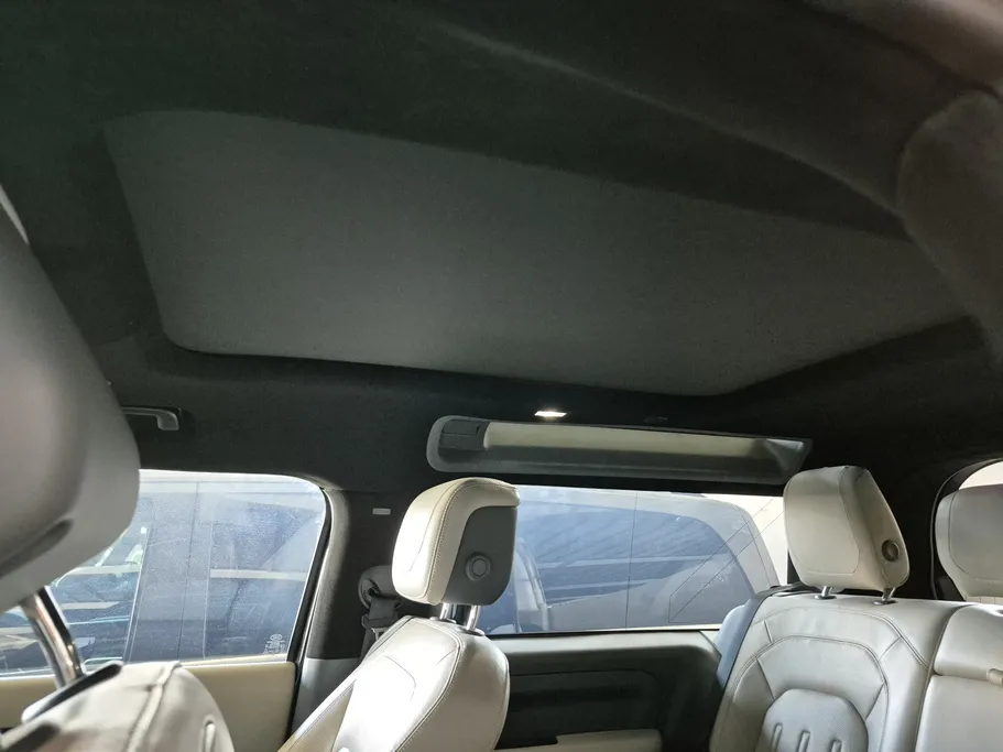 2021 Range Rover Defender HSE P400 