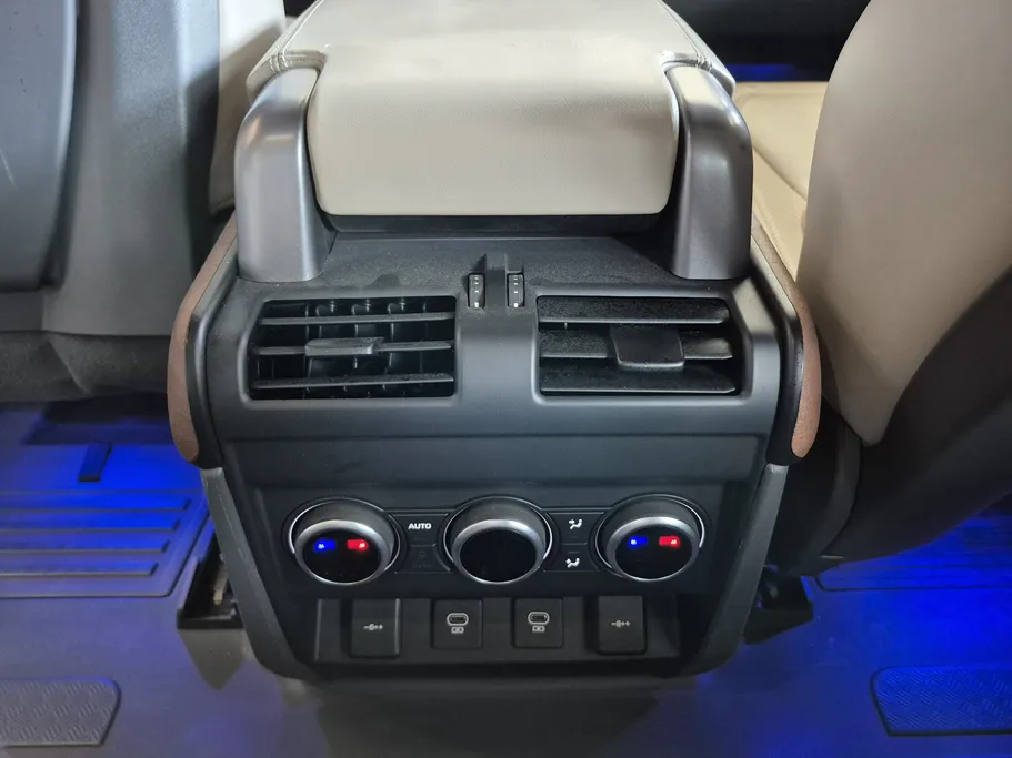 2021 Range Rover Defender HSE P400 