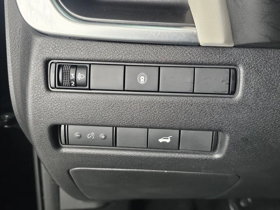 نيسان أكس تريل SV Plus 2023 