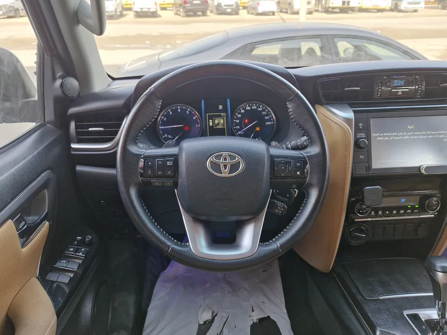 تويوتا فورتشنر VX1 2023 