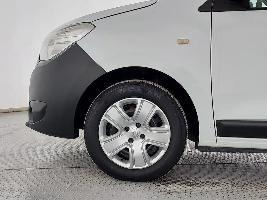 2021 Renault Docker Van بضاعة 