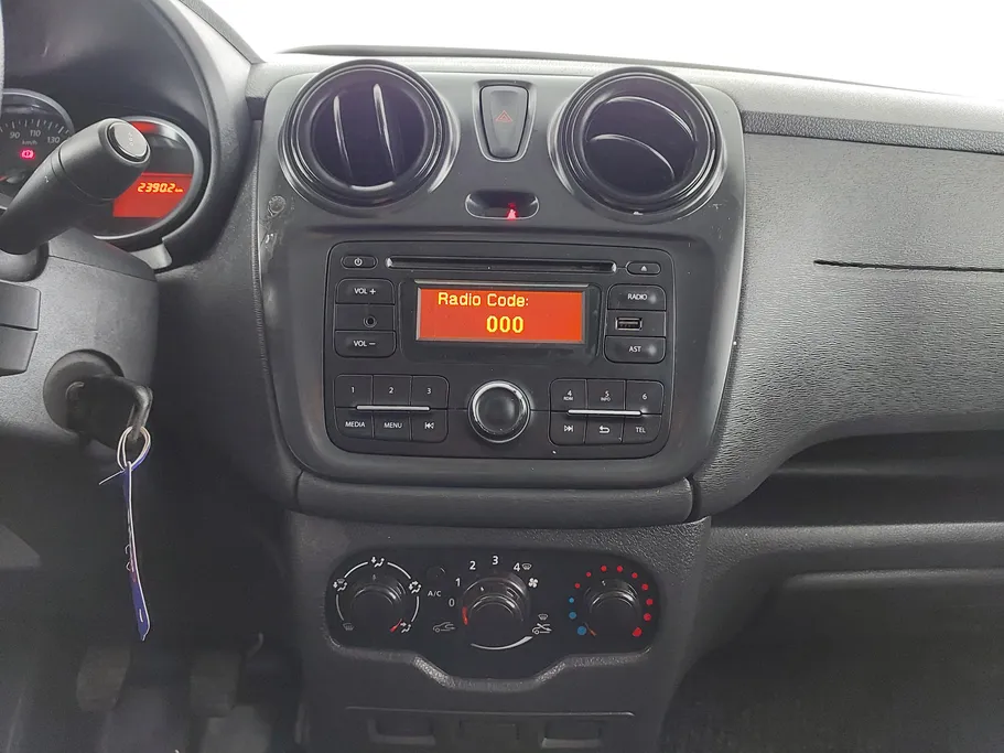 2021 Renault Docker Van بضاعة 