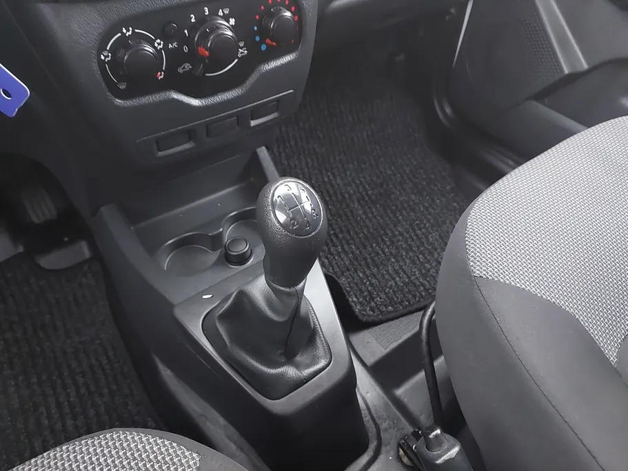 2021 Renault Docker Van بضاعة 