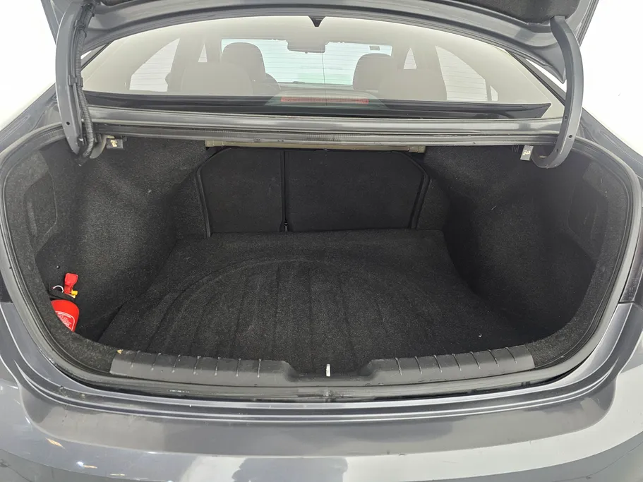 2019 Hyundai Elantra GLS 