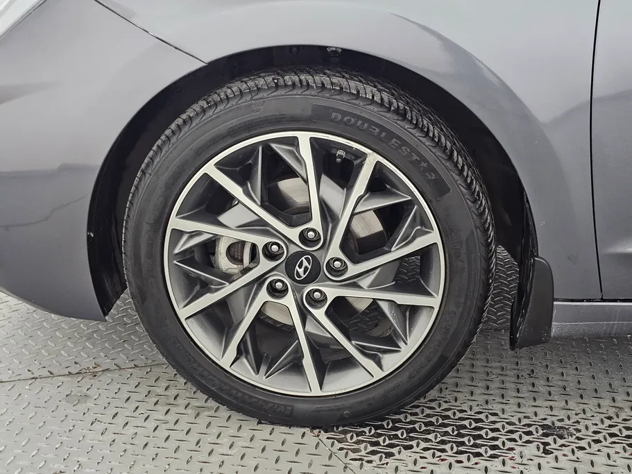 2019 Hyundai Elantra GLS 