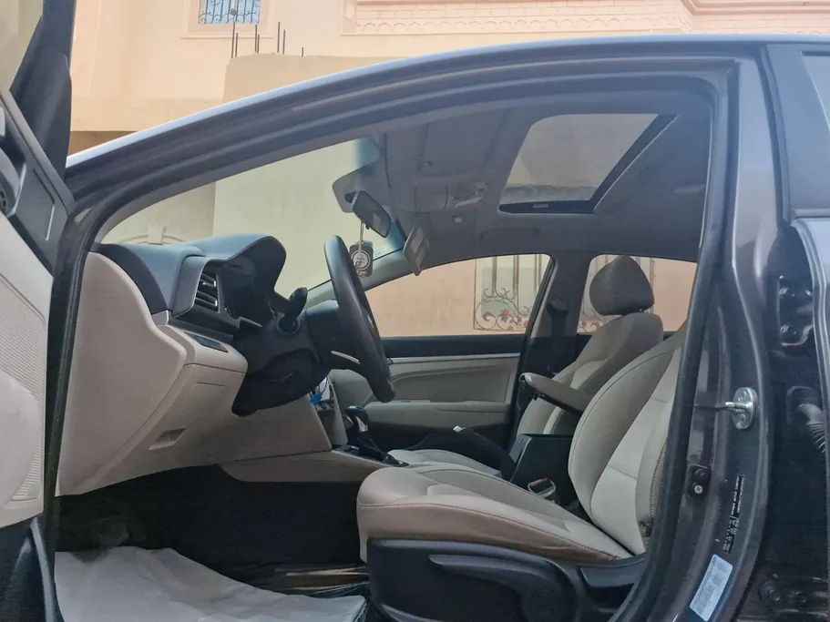 2019 Hyundai Elantra GLS 