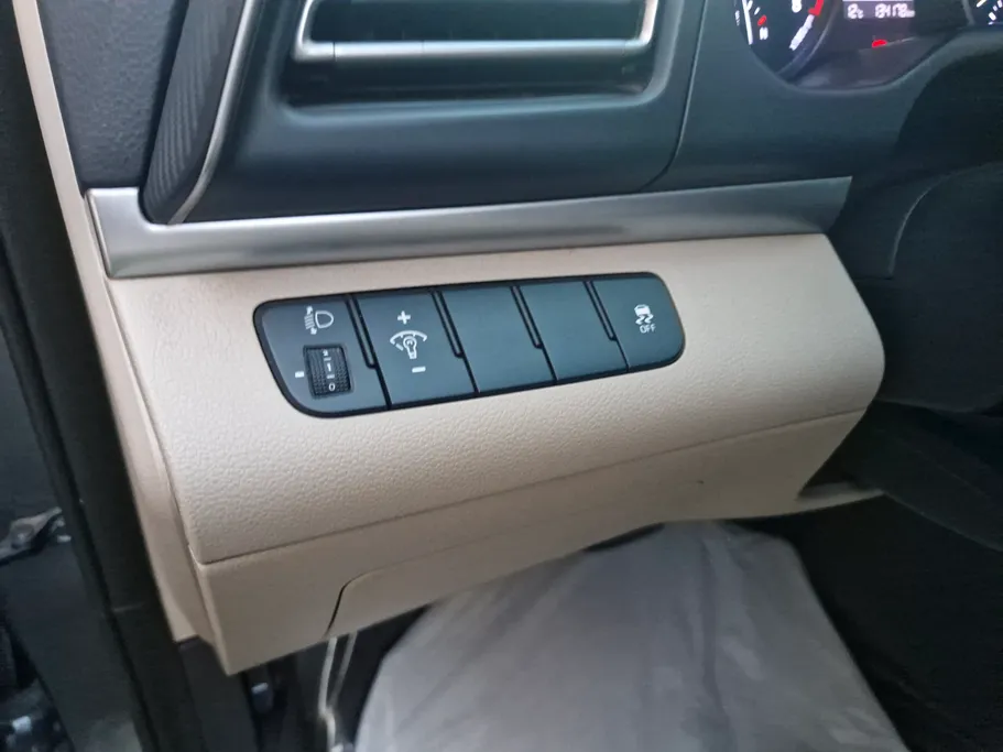 2019 Hyundai Elantra GLS 