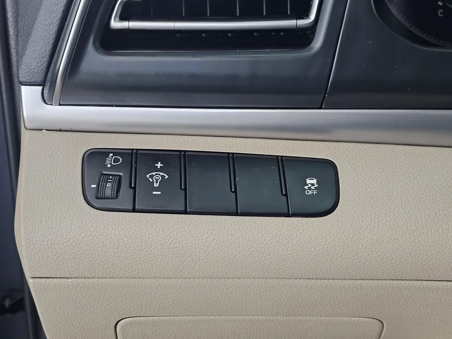 2019 Hyundai Elantra GLS 