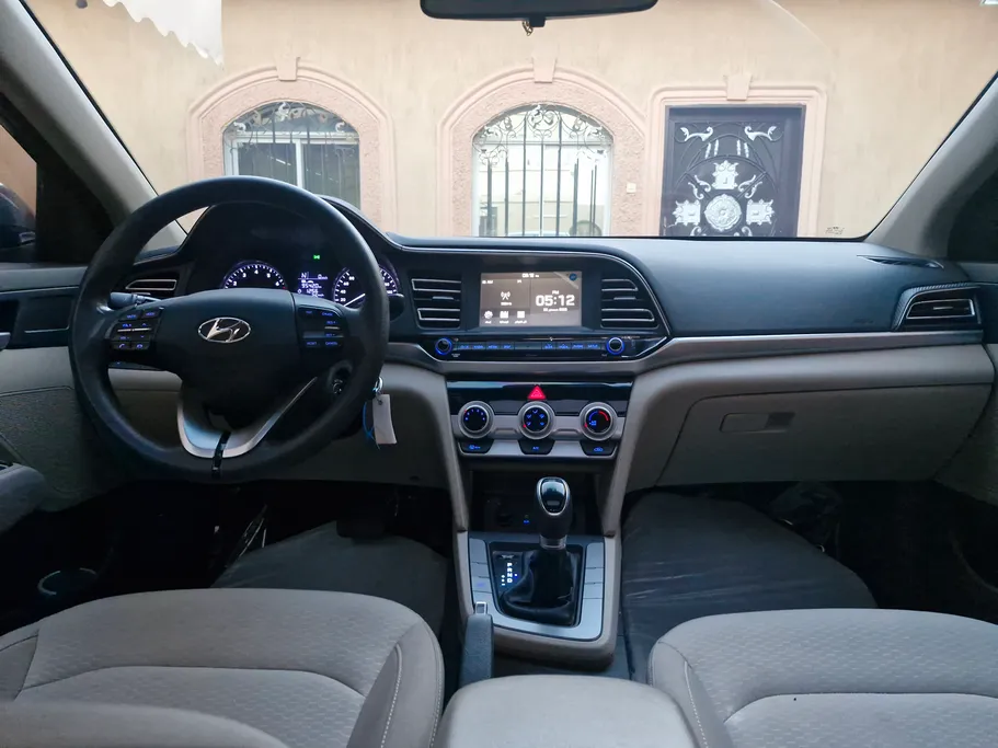 2019 Hyundai Elantra GLS 