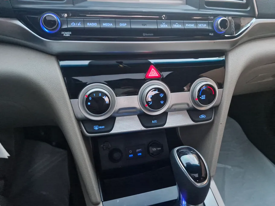 2019 Hyundai Elantra GLS 