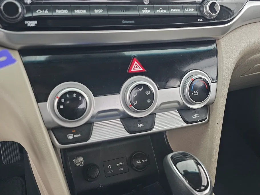 2019 Hyundai Elantra GLS 