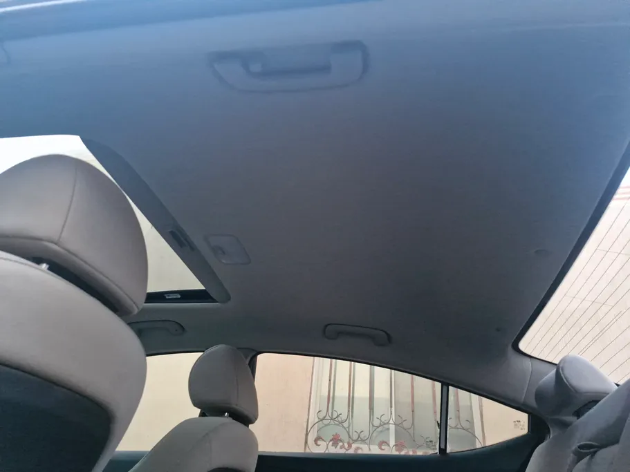 2019 Hyundai Elantra GLS 