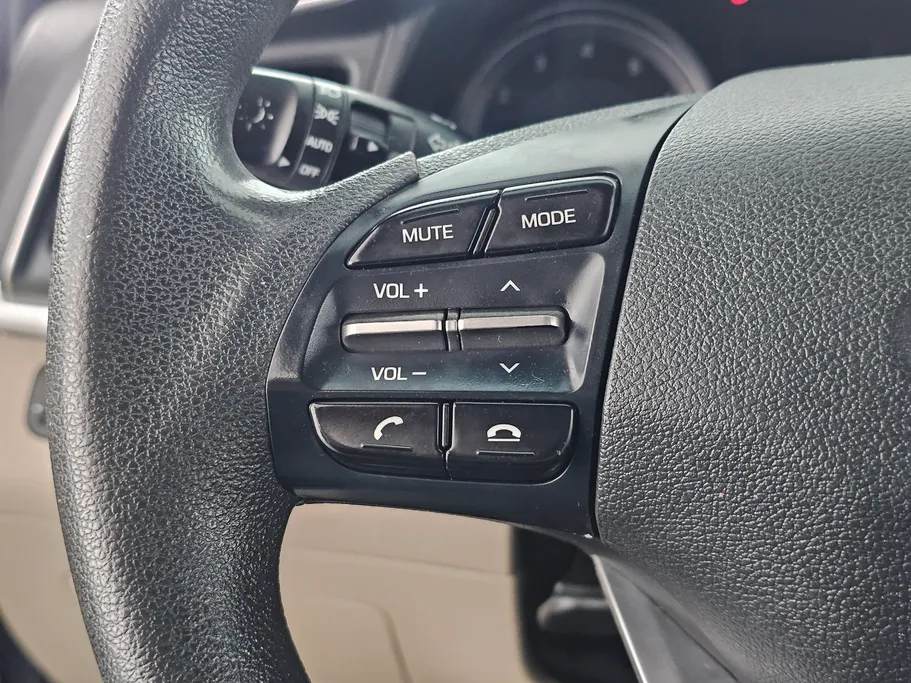 2019 Hyundai Elantra GLS 