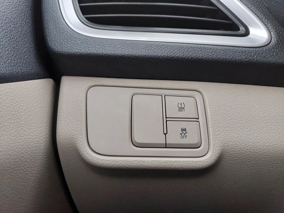 هيونداي اكسنت سمارت 2023 