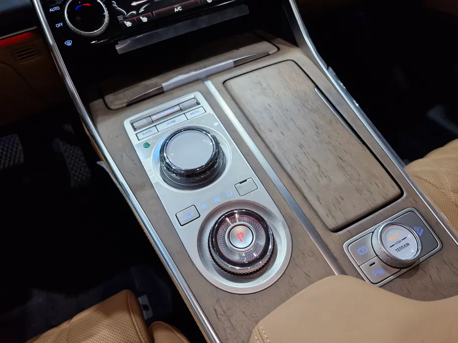 2024 Genesis GV80 Royal 