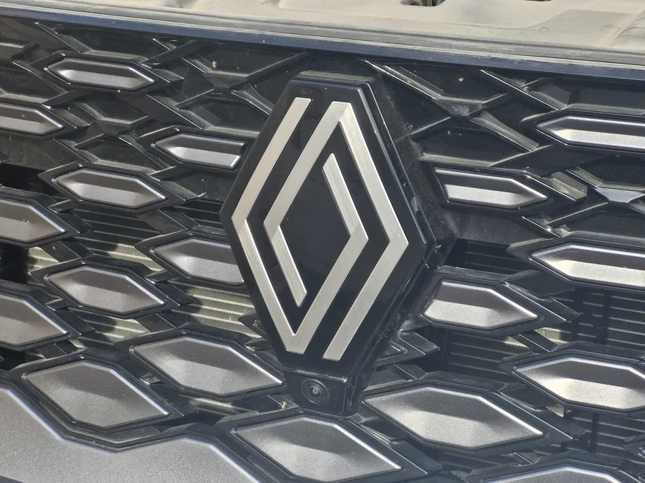 رينو كوليوس ايقونيك 2026 