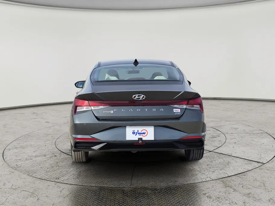 2023 Hyundai Elantra Smart 