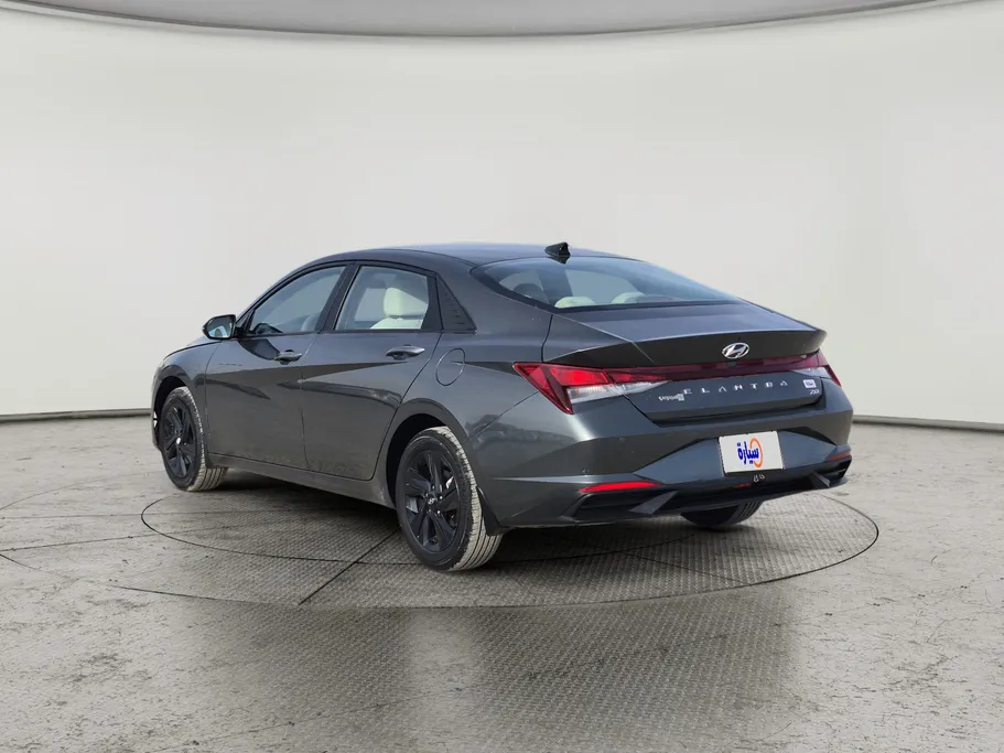 2023 Hyundai Elantra Smart 