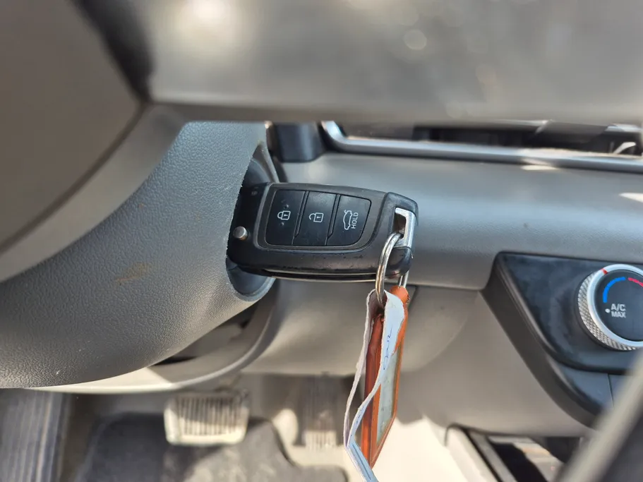 2023 Hyundai Elantra Smart 