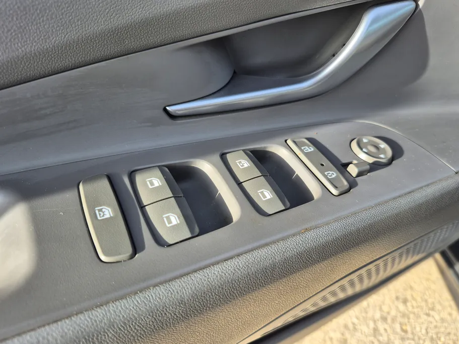 2023 Hyundai Elantra Smart 