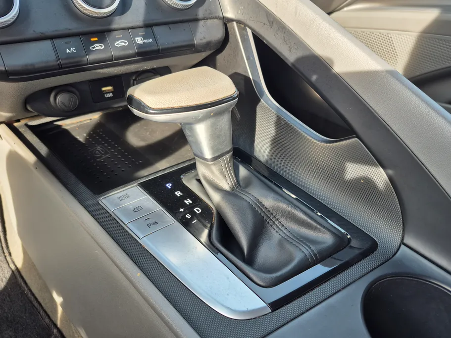 2023 Hyundai Elantra Smart 