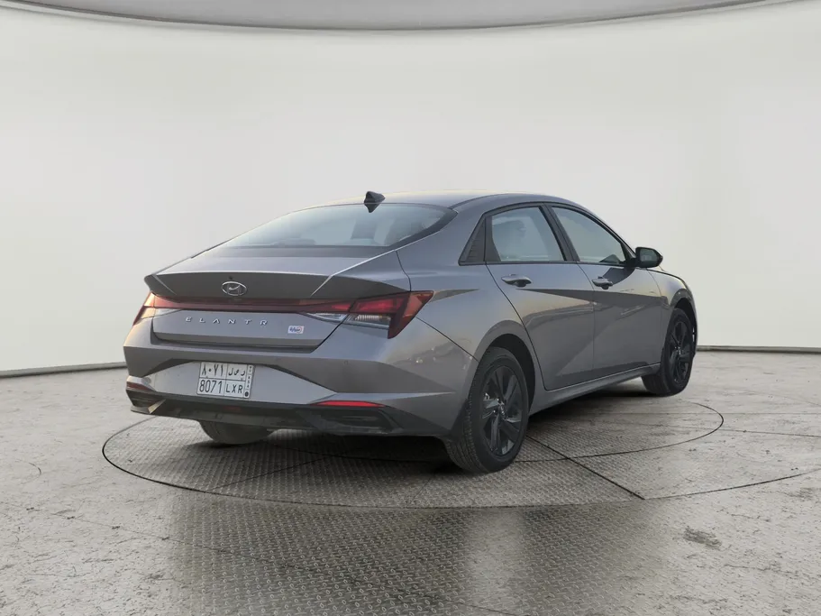 2023 Hyundai Elantra Smart 
