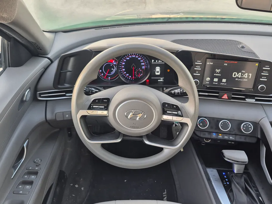 2023 Hyundai Elantra Smart 