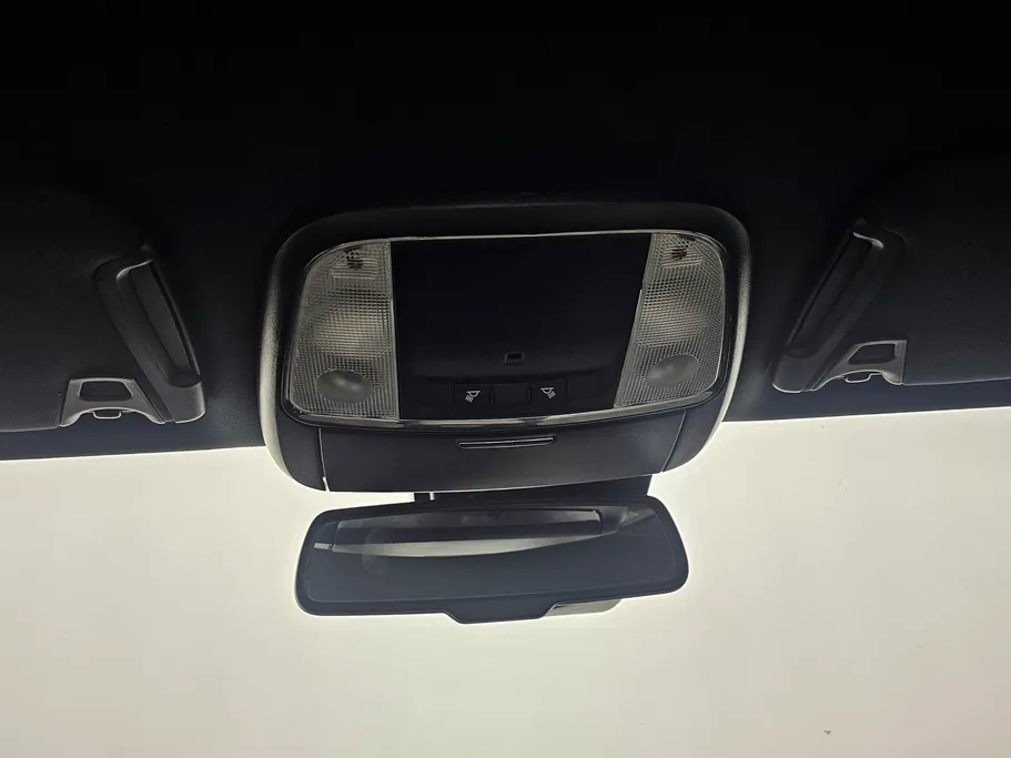 كرايسلر 300 S 2021 