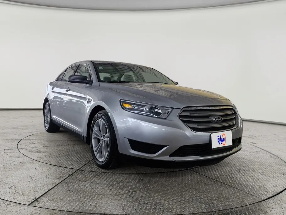 2018 Ford Taurus SE 