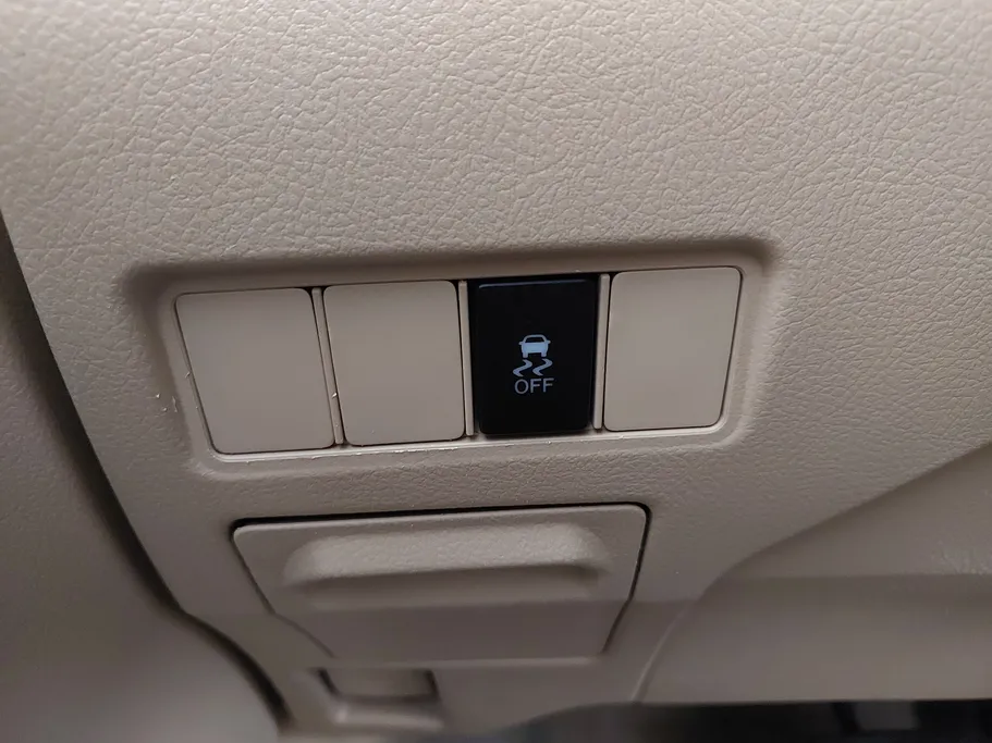 تويوتا يارس Y 2019 