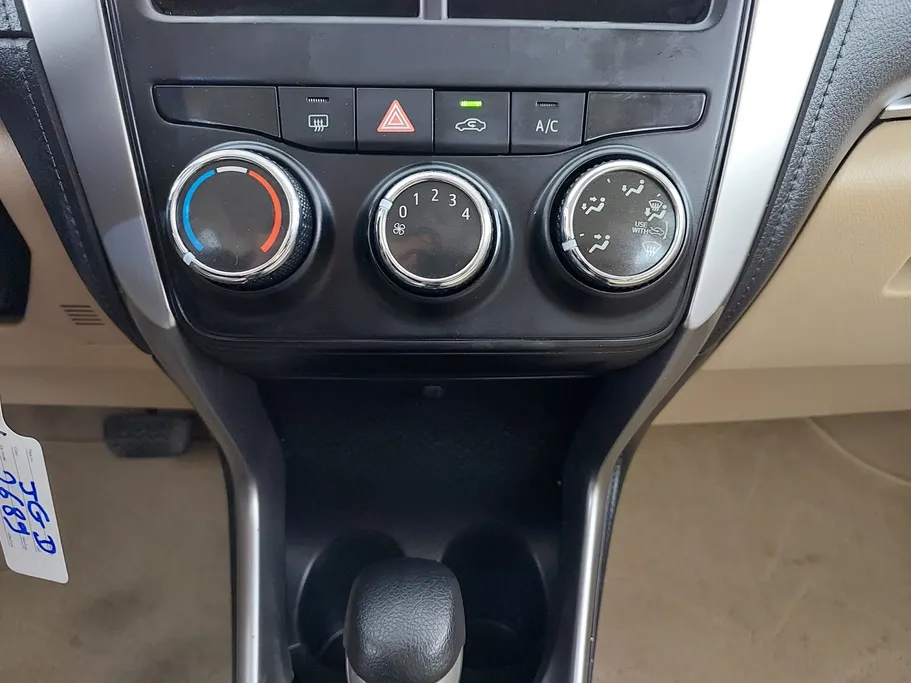 تويوتا يارس Y 2019 