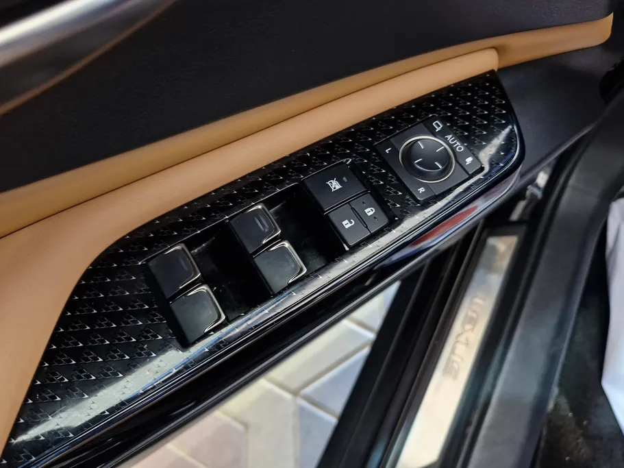 لكزس ES 300 AH Hybrid  2023 