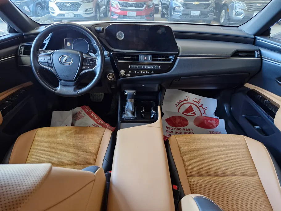 لكزس ES 300 AH Hybrid  2023 