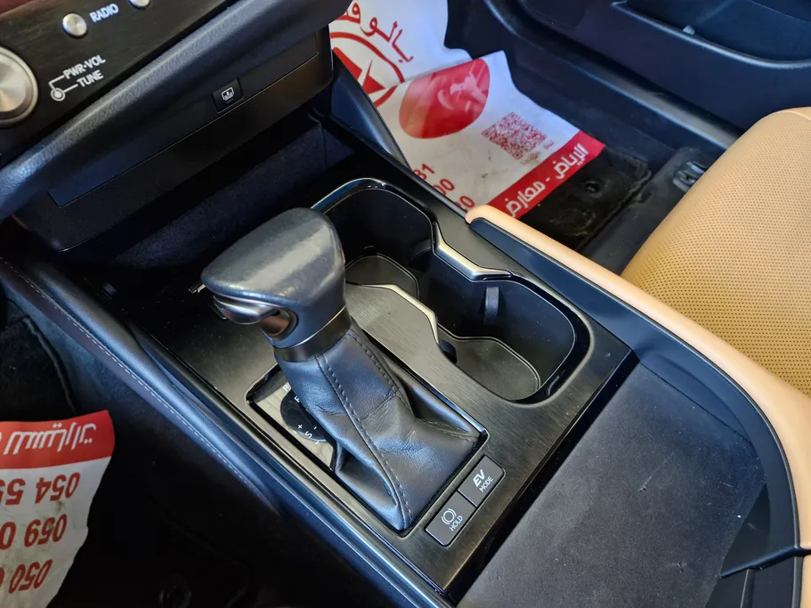 لكزس ES 300 AH Hybrid  2023 