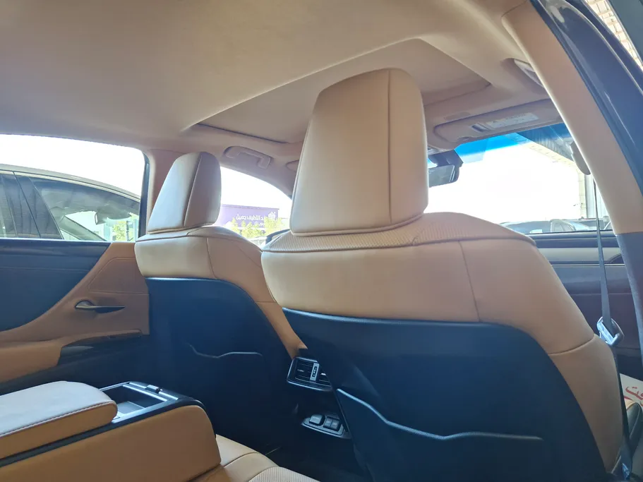 لكزس ES 300 AH Hybrid  2023 