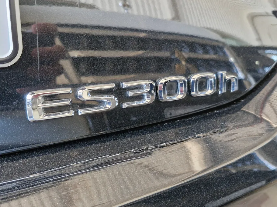 لكزس ES 300 AH Hybrid  2023 
