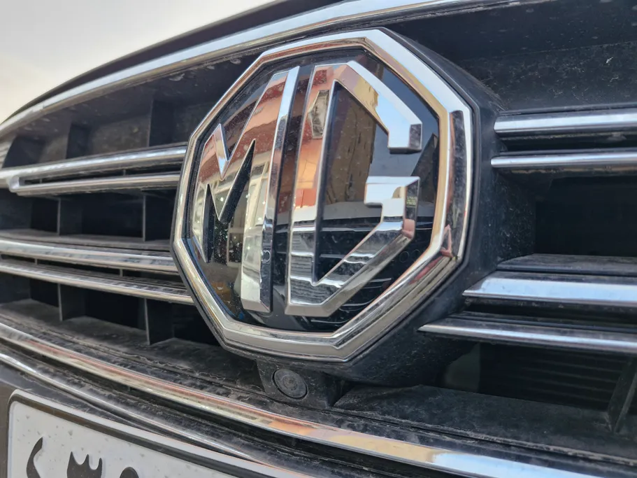 ام جي 5 LUX 2023 