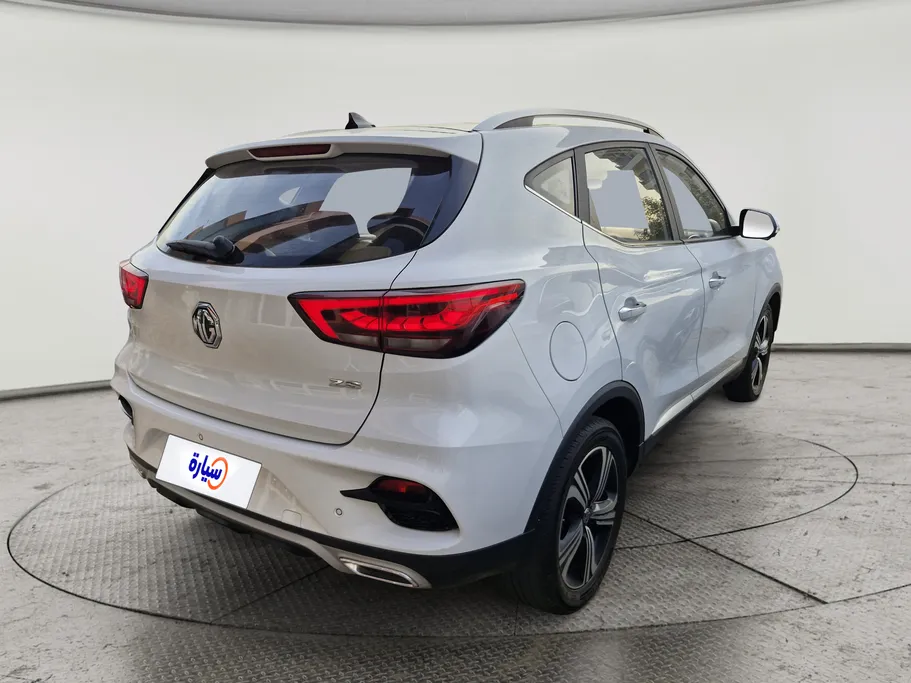 2023 MG ZS LUX 