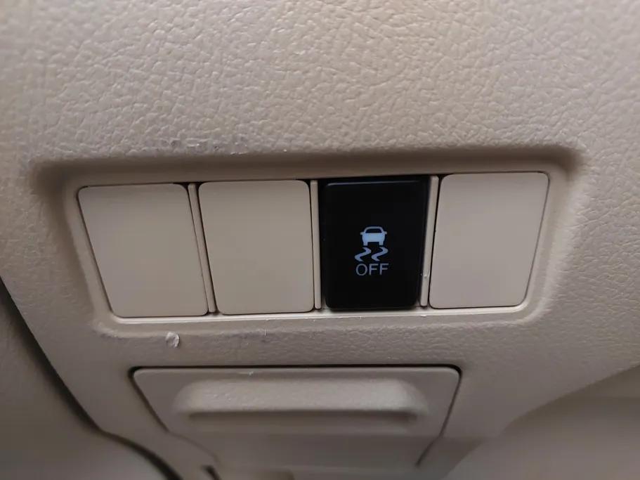 تويوتا يارس Y 2019 