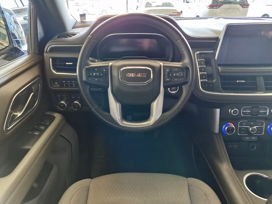 2023 GMC Yukon SLE 