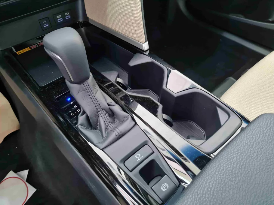 تويوتا كامري LE 2026 