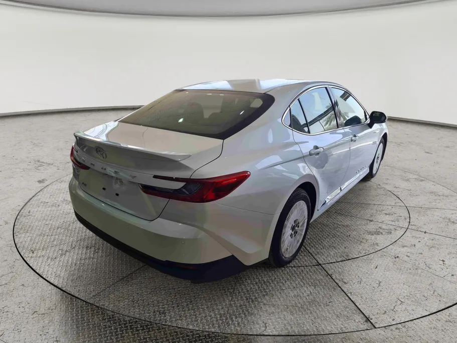 تويوتا كامري LE 2026 