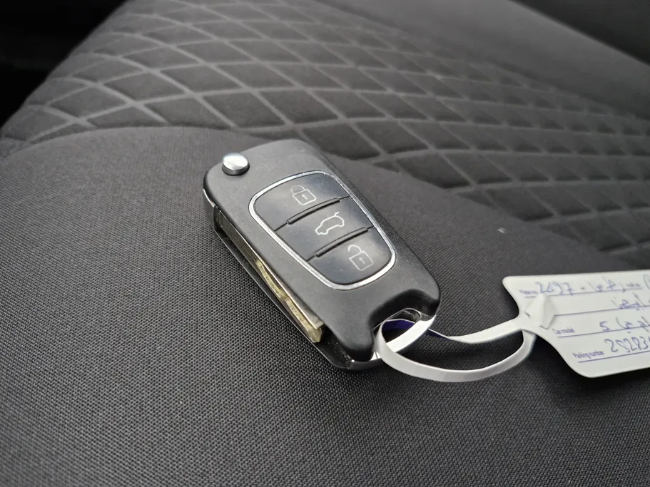 ام جي 5 STD 2023 