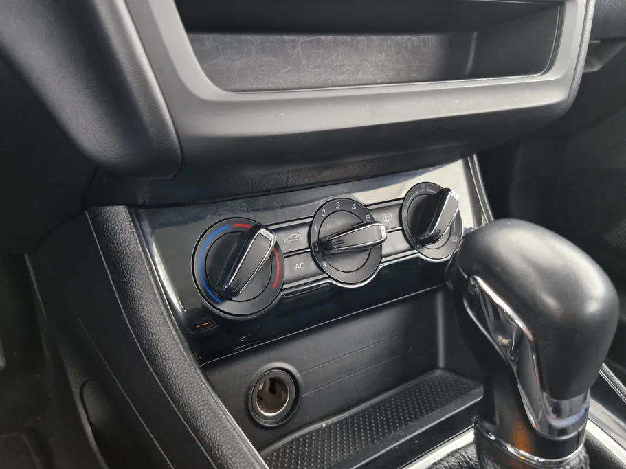 ام جي 5 STD 2023 