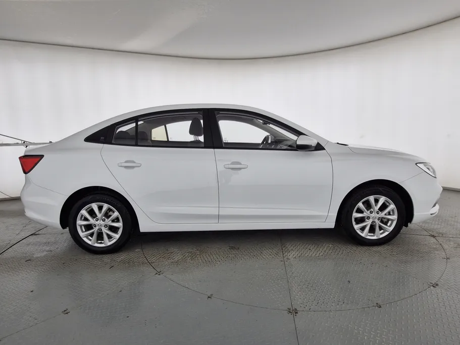 ام جي 5 STD 2023 