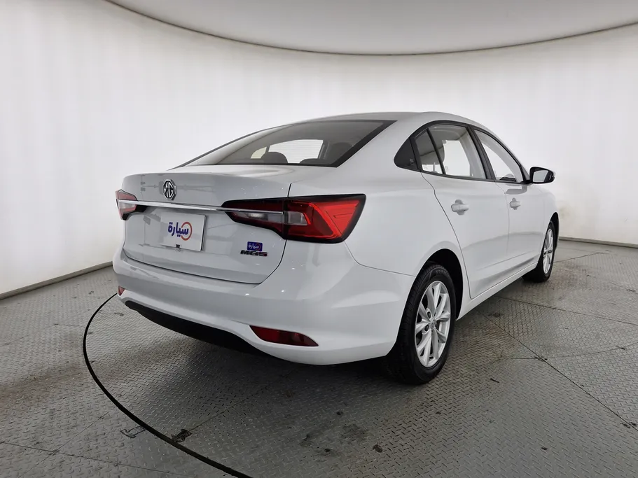 ام جي 5 STD 2023 