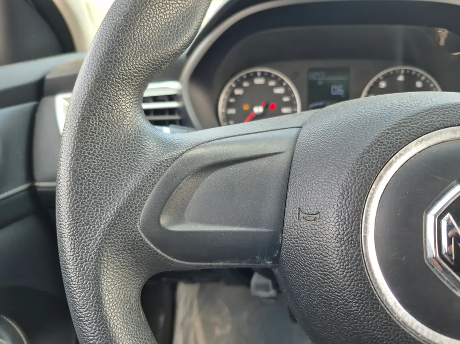 ام جي 5 STD 2023 