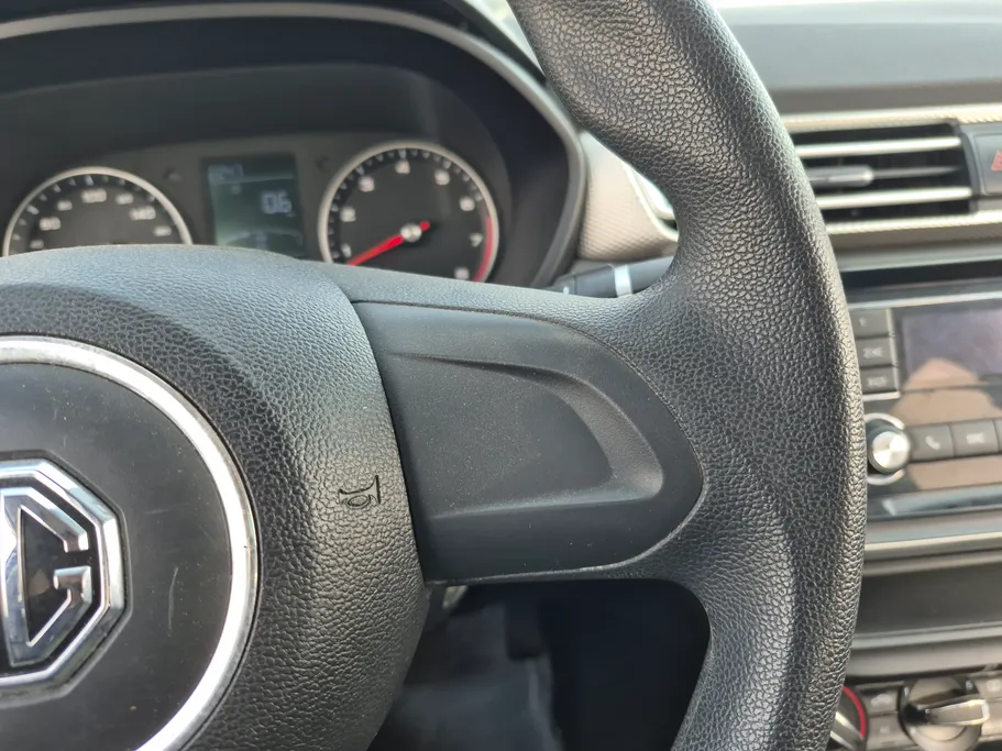 ام جي 5 STD 2023 