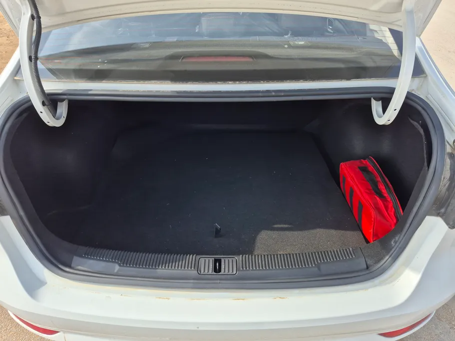 ام جي 5 STD 2023 